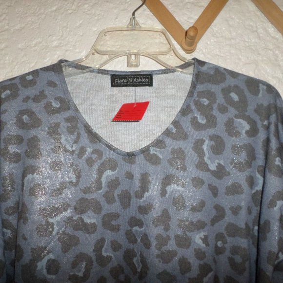 Flora Ashley Blue Animal Print Oversized Sweater Top NWT XL - Picture 2 of 2